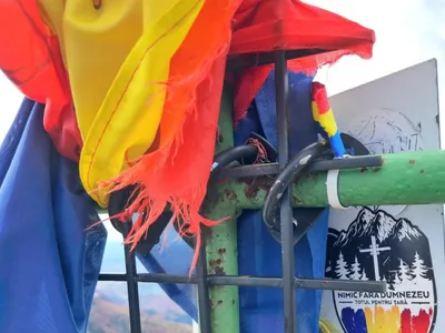 Simboluri legionare, pe vârfuri montane (sursa: Facebook/Bogdan Pacurar)