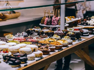 Cum evităm kilogramele în plus vacanță (sursa: Pexels/Igor Ovsyannykov)