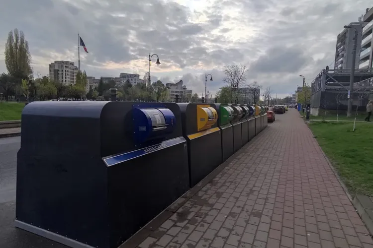 Investiție europeană blocată: 150 de eco-insule pentru colectarea deșeurilor - montate, dar nefuncționale