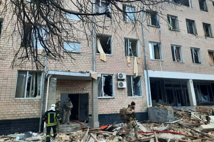 Kievul bombardat de ruși. Sursă imagine: Twitter Ahmer Khan