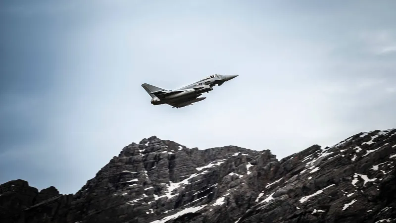 Armata Austriei n-are piloți în weekend (sursa: Facebook/Bundesheer)