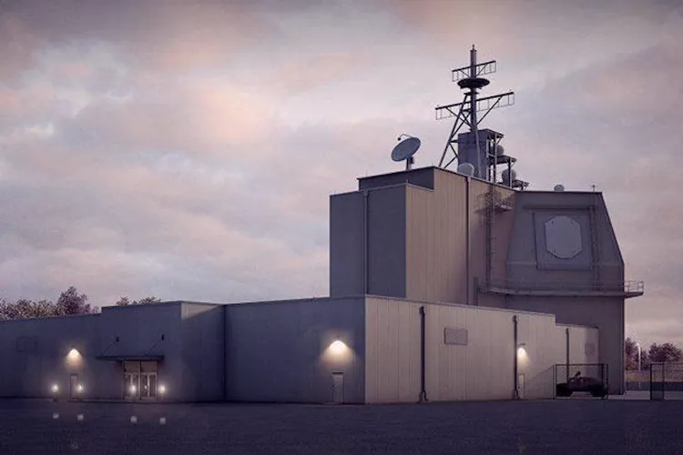 Rachetele balistice iraniene pot lovi bazele Deveselu sau Kogălniceanu. Întrebarea este dacă Teheranul le va lansa spre România (sursa: nato.int)