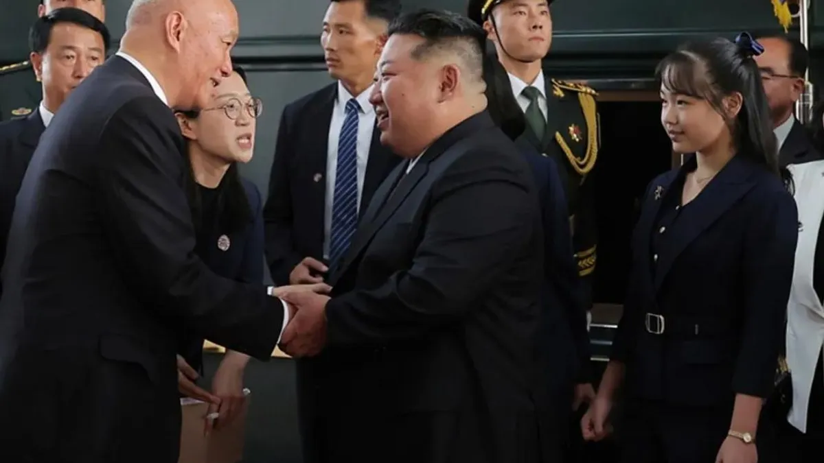 Liderul nord-coreean cu fiica, în China (sursa: KCNA)