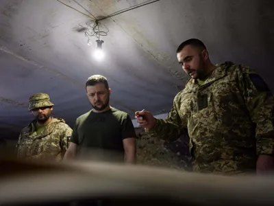 Zelenski a mers din nou aproape de linia frontului (sursa: Facebook/Volodimir Zelesnski)