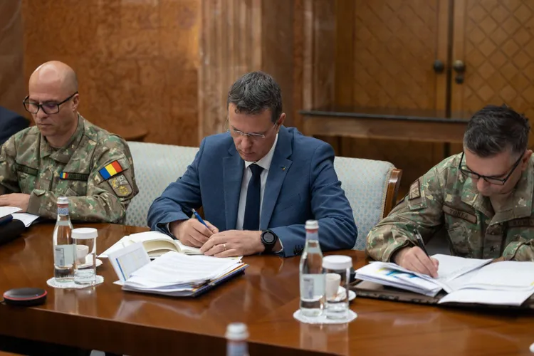 Moșteanu ascunde în CV-urile oficiale că nu are diplomă pentru masterul făcut la Universitatea București (sursa: Facebook/Ionuț Moșteanu)