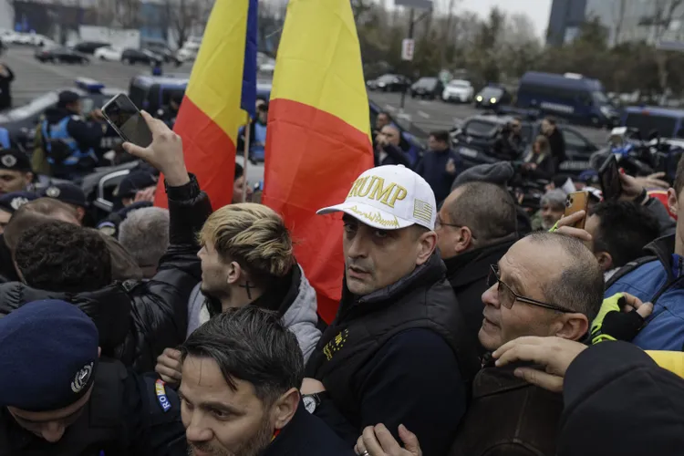 De ce a eșuat mitingul lui Simion împotriva popularilor europeni Foto: Inquam/Octav Ganea