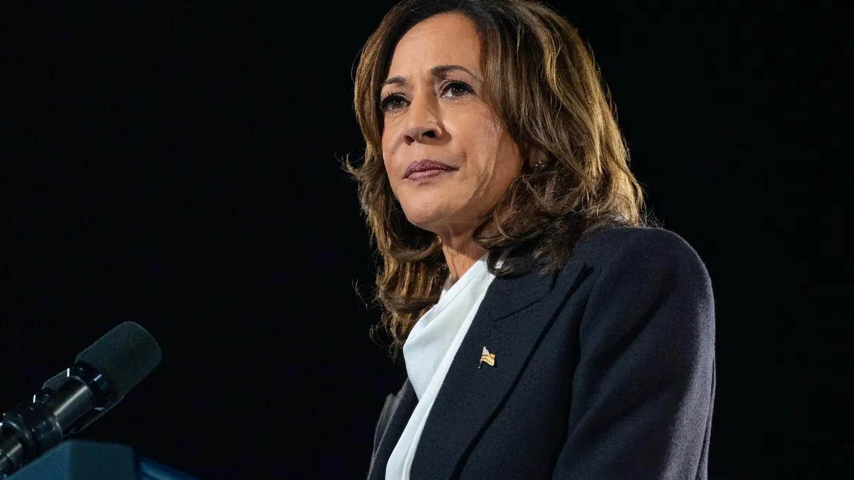 Kamala Harris îl felicită pe Trump (sursa: Facebook/Kamala Harris)