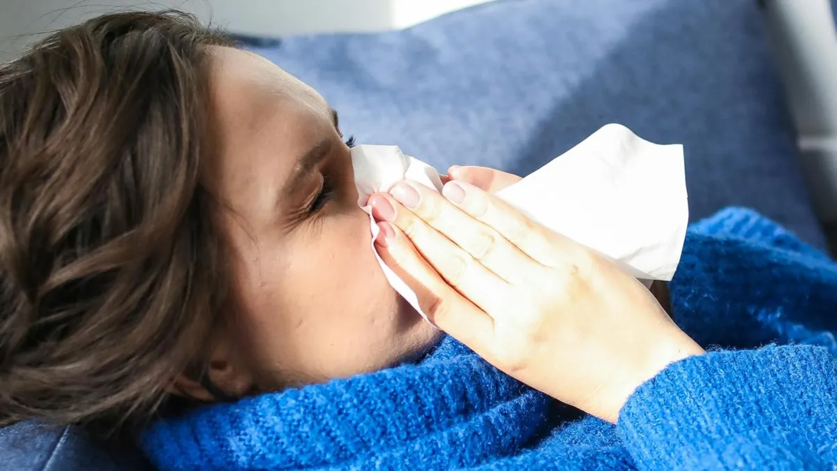 Explozie de cazuri de gripă (sursa: Pexels/Polina Tankilevitch)