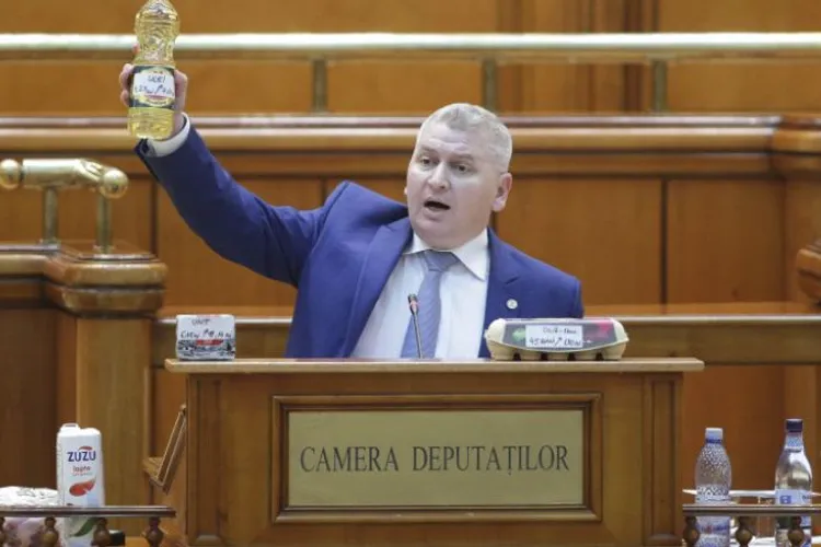 AUR: amenzi pentru cei care nu pupă drapelul. Presa, amendată dacă n-are emisiuni despre tricolor