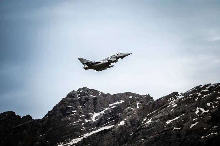 Armata Austriei n-are piloți în weekend (sursa: Facebook/Bundesheer)