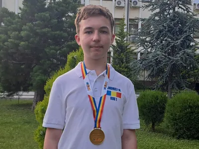 Andrei Nemțișor abia a terminat clasa a VIII-a, dar are deja multe medalii internaționale la matematică și informatică (sursa: ziaruldeiasi.ro)