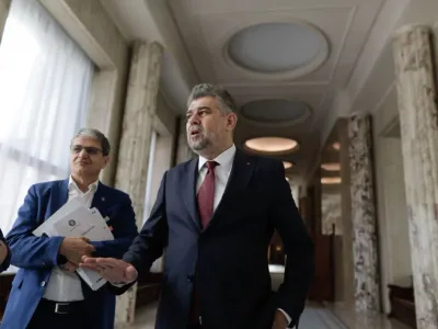 Guvernul abandonează orice plan de a tăia cheltuielile cu bugetarii Foto: Inquam/George Calin