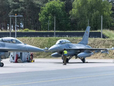 Bază militară NATO, survolată de drone (sursa: Facebook/Kleine-Brogel Air Base)