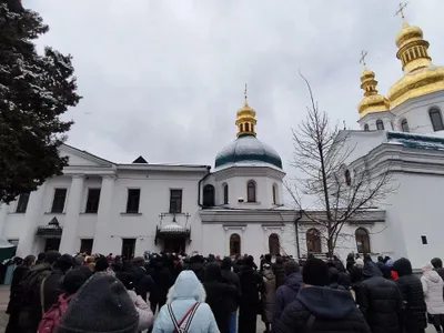 Victorie majoră pentru regimul Zelenski: biserica autocefală ucrainenă a instalat un stareț la Lavra Pecerska, desprins din biserica subordonată Rusiei