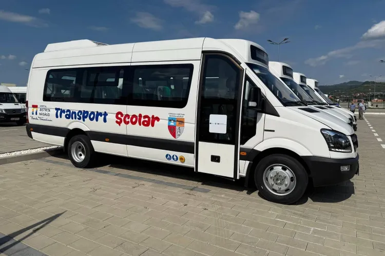 Microbuze PNRR la suprapreț, în Bistrița-Năsăud (sursa: Facebook/Consiliul Județean Bistrița-Năsăud)
