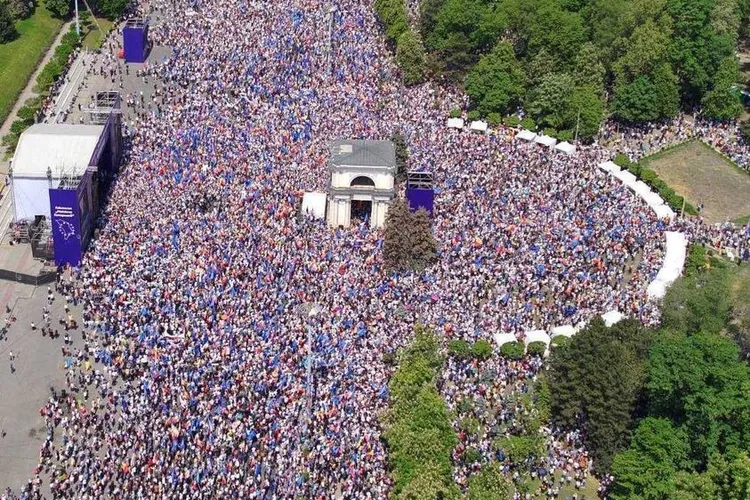 Miting uriaș, cu zeci de mii de participanți, la Chișinău Foto: Facebook Maia Sandu