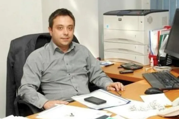 Tupeu de funcționar: a încasat 120.000 de lei prin conflict de interese, banii i-au fost confiscați, a scăpat de condamnare prin prescripție, apoi a cerut banii înapoi