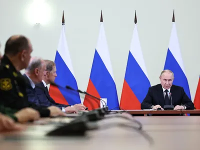 Armata rusă, bani mulți, tehnologie puțină (sursa: kremlin.ru)