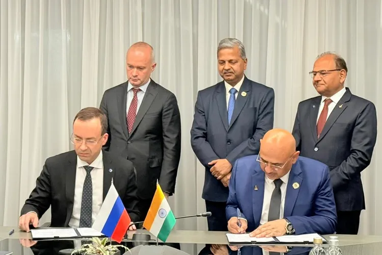 India va produce avionul rusesc SJ-100 (sursa: X/HAL)