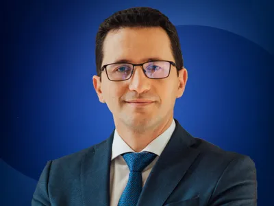 Polițistul Ene, acum judecător la CSM, o atacă pe Oana Gheorghiu Foto: Facebook