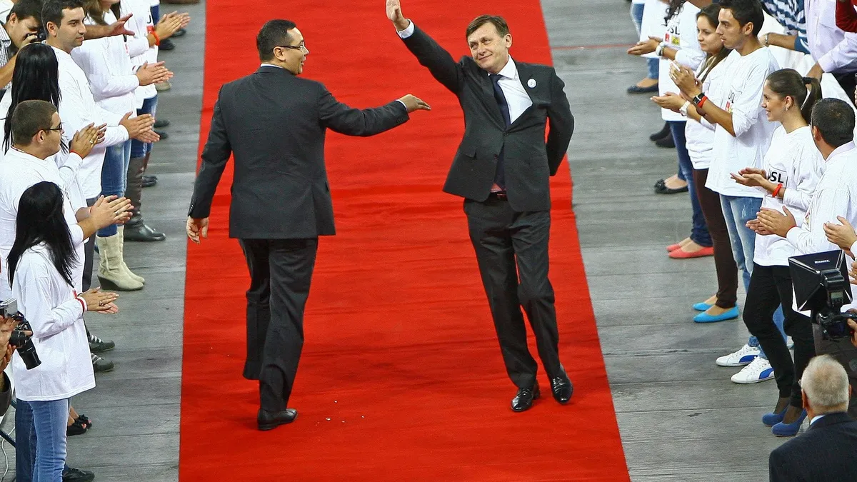 Candidează ambii lideri USL care în 2012, sub comanda Varanului, au destructurat Statul, amintește Traian Băsescu Foto: Facebook Octavian Cocoloș