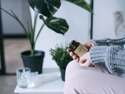 Lorazepam, medicamentul din „White Lotus”, explicat (sursa: Pexels/Ivan Samkov)