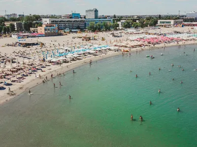 Coșmarul de pe plajele românești: construcții clandestine, deversări de apă netratată în mare, fose și rezervoare ilegale de gaz îngropate în plaje (sursa: Pexels/Czapp Árpád)