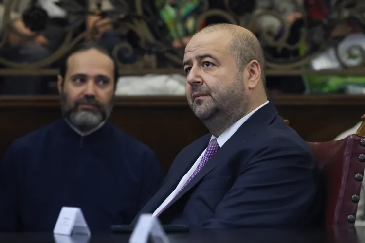 Tablagiul Busuioc, votat la CCR, trăiește cu aer: strânge toți banii și tot adună mai mult decât câștigă