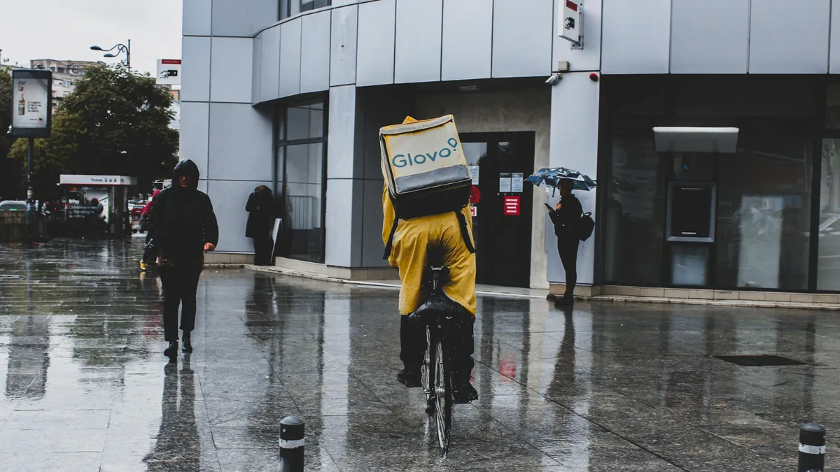 Tinerii din România nu-și găsesc serviciu (sursa: Pexels/Czapp Árpád)