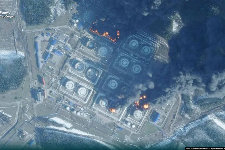 Atac ucrainean asupra Primorsk și Ust-Luga (sursa: Planet Labs/Radio Svoboda)