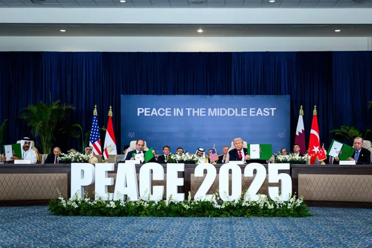 Biden și Clinton îl felicită pe Trump (sursa: Facebook/The White House)