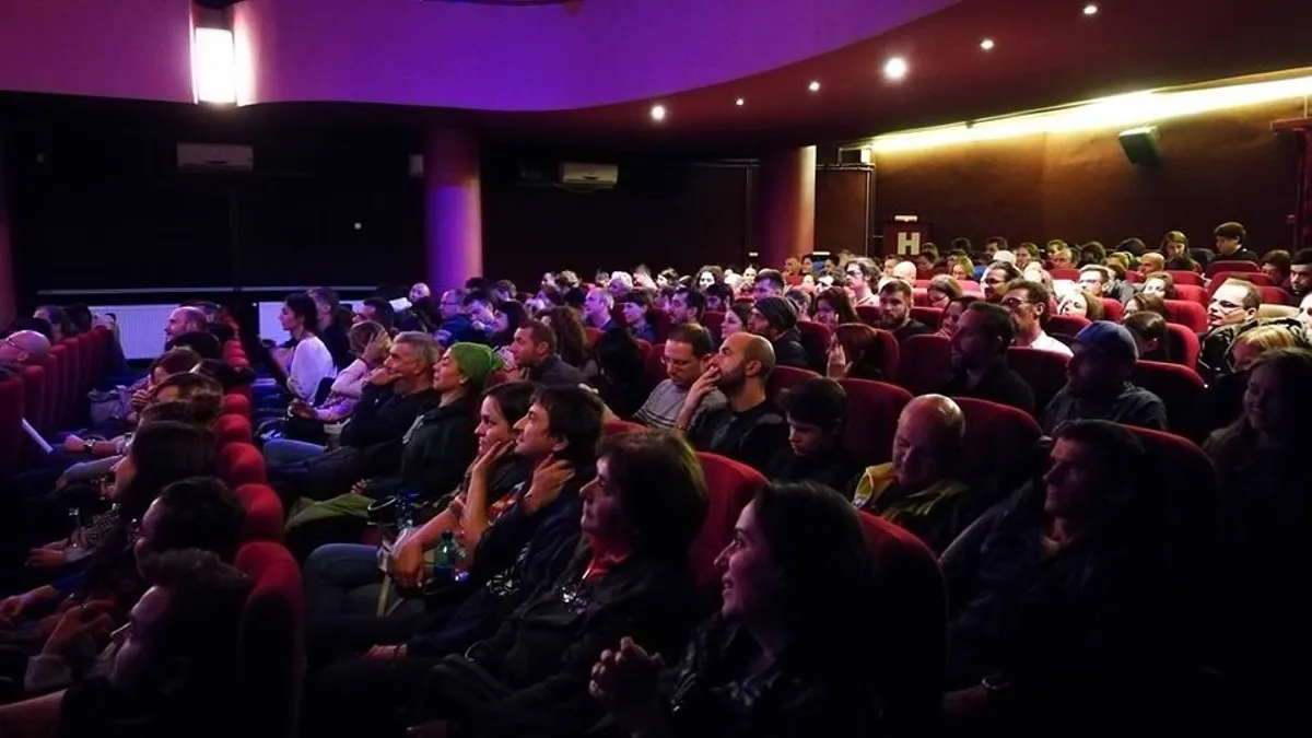 Show Divertis ca înainte de 1989 (sursa: ziaruldeiasi.ro)