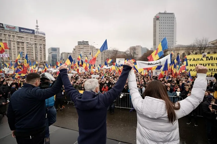 Georgescu, atac furios la Nicușor Dan, după ce acesta a vorbit despre biografia fostului candidat Foto: Facebook