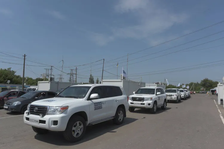 Personalul american OSCE se retrage din Donețk (sursă: Facebook/OSCE)