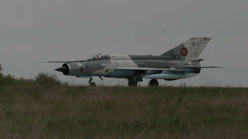 MiG 21, catastrofă: kerosenul oprește motorul (sursa: mapn.ro)