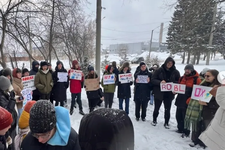 Rușii contestă interzicerea platformei Roblox (sursa: Instagram/Incident22)