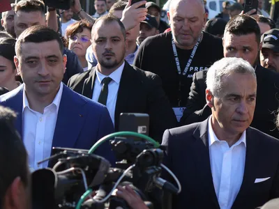 VIDEO Arestarea lui Călin Georgescu îl eliberează pe George Simion („Cum e, de fapt?”, podcastul DeFapt.ro)