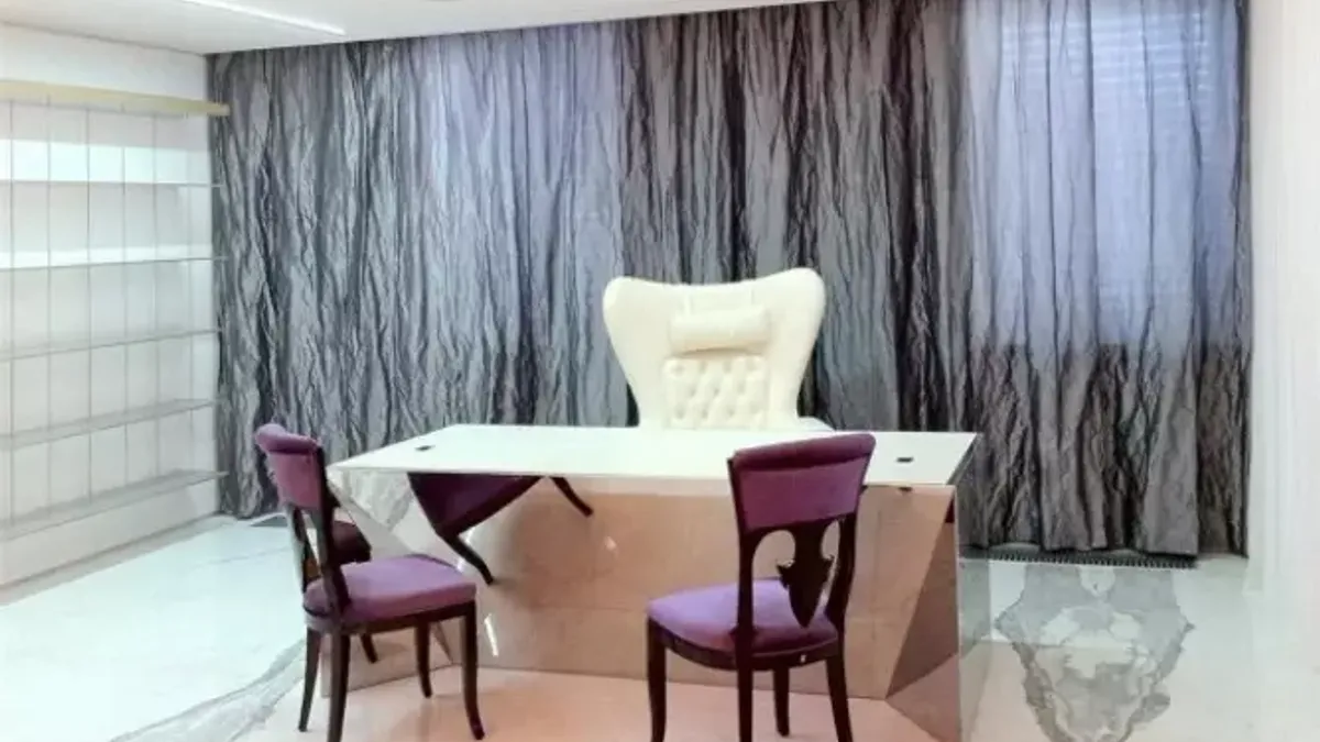 Țiriac, piei de elefanți pe pat (sursa: anuala.ro)