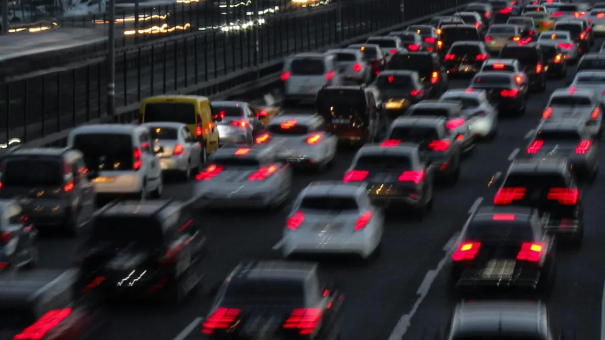 Australia scade acciza la combustibil cu 50% (sursa: Pexels/Fatih Üstünsoy)