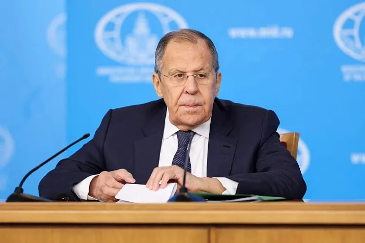 Lavrov spune că Putin așteaptă propuneri de la Trump pentru rezolvarea situației din Ucraina dar respinge scenariul Kievului în NATO