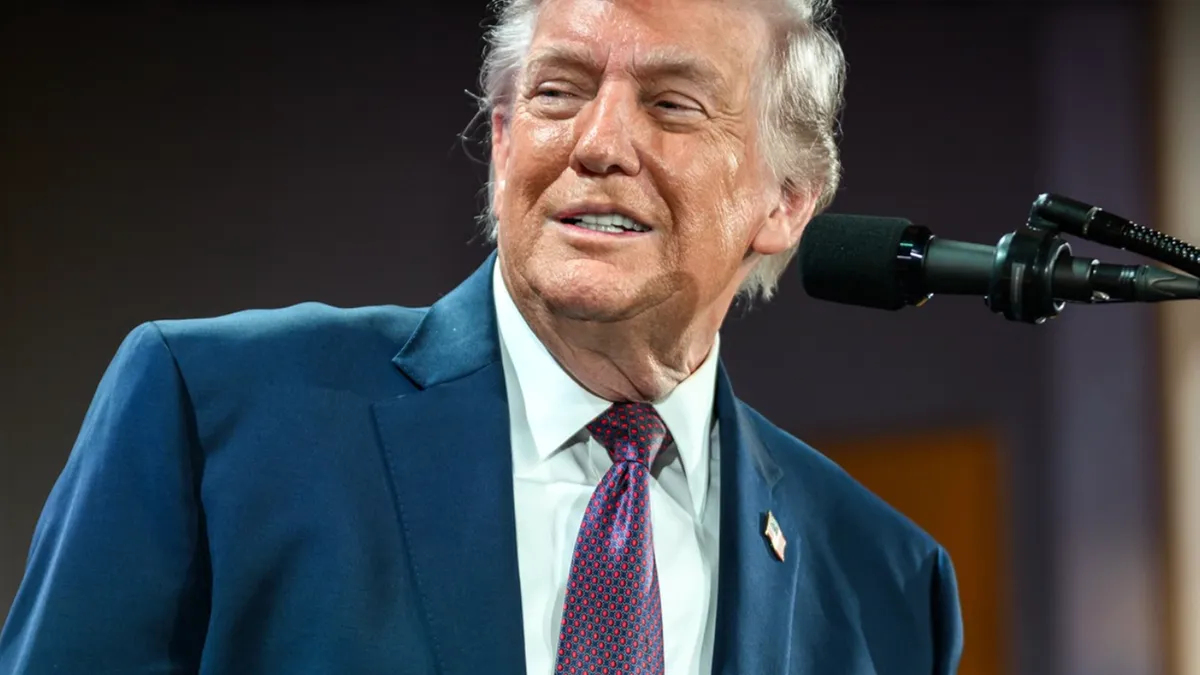 Trump vrea ca aeroportul Dulles din Washington să poarte numele său, altfel nu deblochează 16 miliarde de dolari pentru proiecte de infrastructură (sursa: Facebook/The White House)