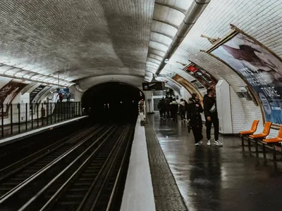 Atacatorul din metroul parizian, ordin de deportare (sursa: Pexels/Masood Aslami)