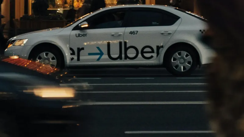 Prețuri triple la Uber și Bolt (sursa: Pexels/Vitaliy Mitrofanenko)