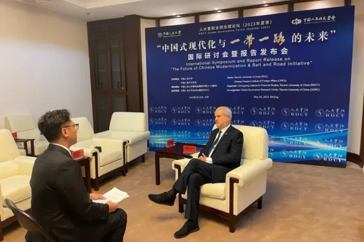 Adrian Năstase rostogolește mesajele Kremlinului Foto: adriannastase.ro