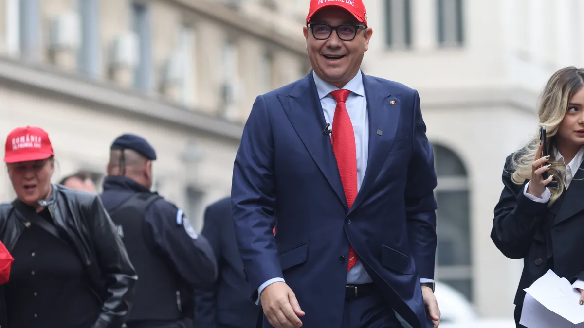 Ponta spune că, între școala de stat și cea privată, alege statul. Dar copiii săi învață la privat Foto: Inquam/George Calin