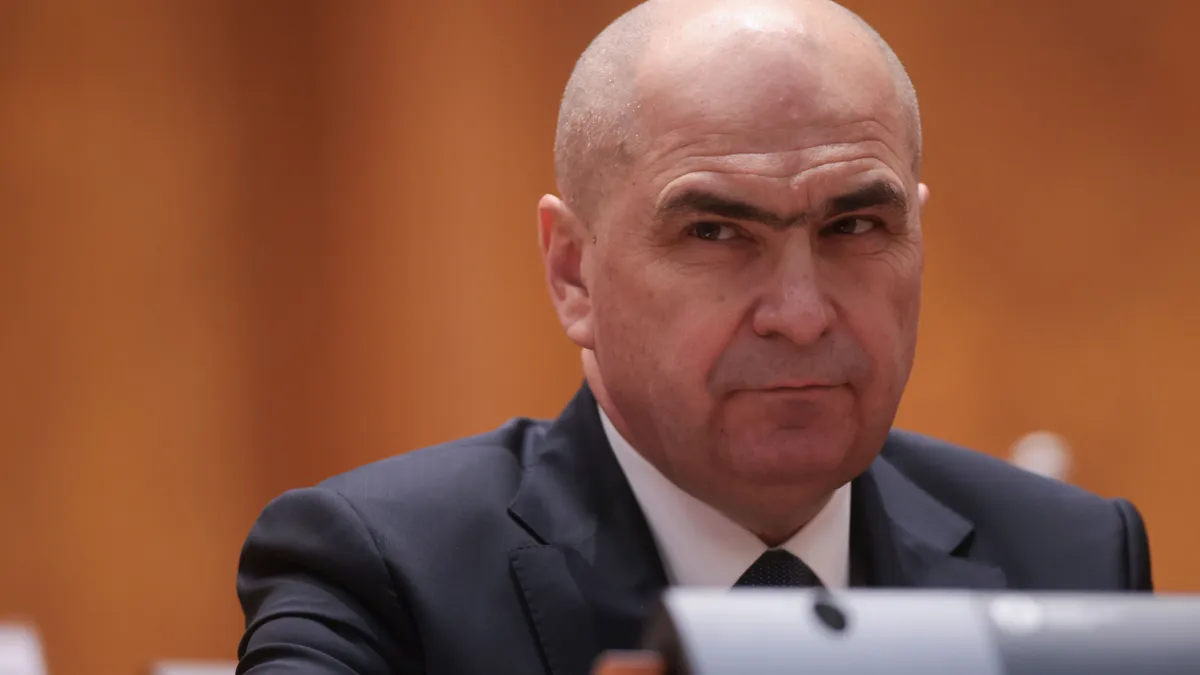 Bolojan desființează sistemele de educație și sănătate de stat Foto: Inquam/George Calin