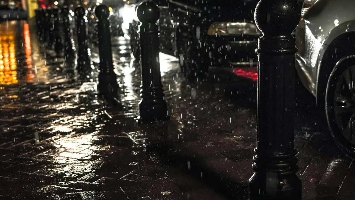 Avertizare meteo, cod roșu de ploi (sursa: Pexels/Joey Kyber)