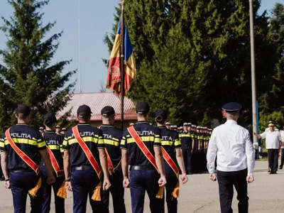 Șeful de post din Chiojdeanca vindea propriile bături alcoolice la buticul local Foto: Facebook Politia Romana