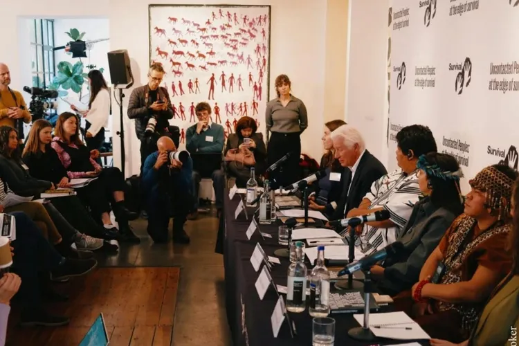 Popoarele indigene izolate, amenințate cu dispariția (sursa: Facebook/Survival International)