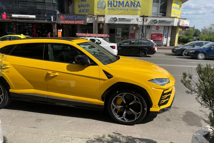 Social-democrații prezintă Lamborghini-ul baronului Dumitrescu Foto: PSD Prahova